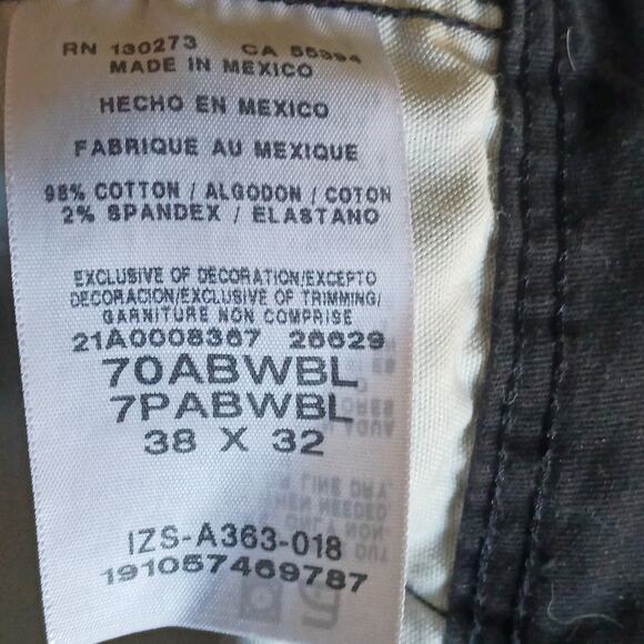 Wrangler Mens 38 x 32 Black Cargo Relaxed Fit Cotton Stretch Utility  Pants - Picture 4 of 5